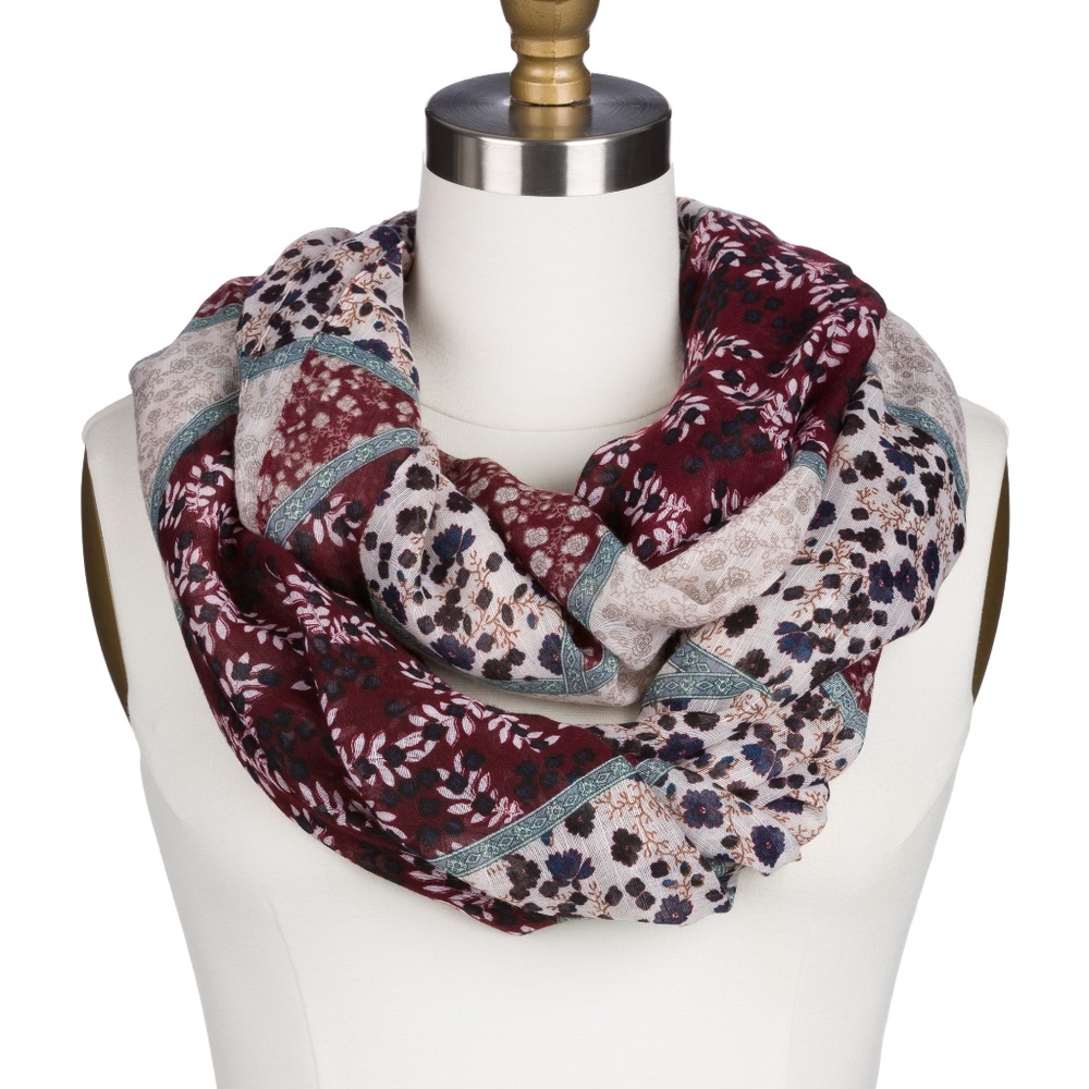 NWOT LULLA Mia Floral Infinity Scarf